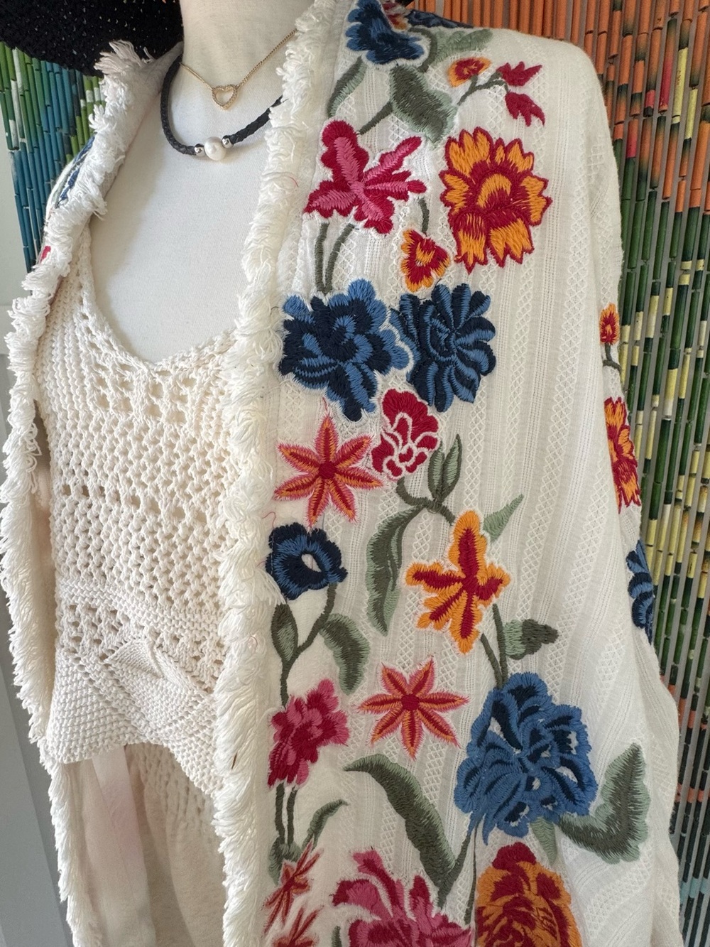 Embroidered Floral Cream Open-Front Kimono Rhea Made in India - Picture 4 of 7